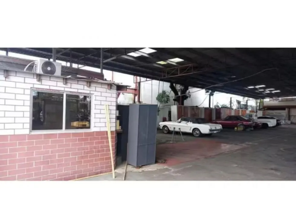 Semi-Open Warehouse for Rent in Parque Lefevre