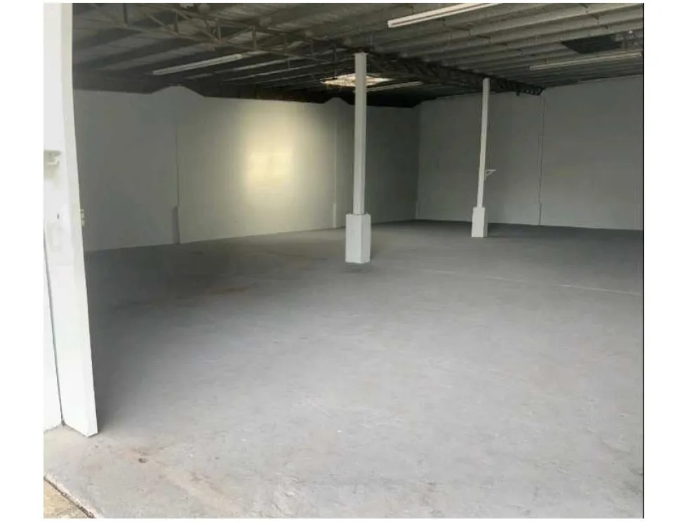 Warehouse Rental in Miraflores and Via Transismica. Code-J119