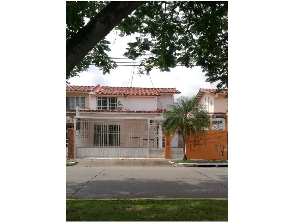House Rental in Chanis, 290m2