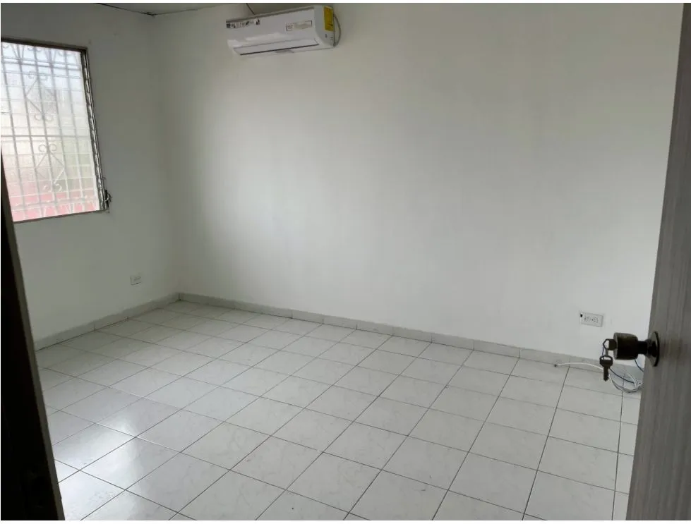 House Rental in Chanis, 290m2
