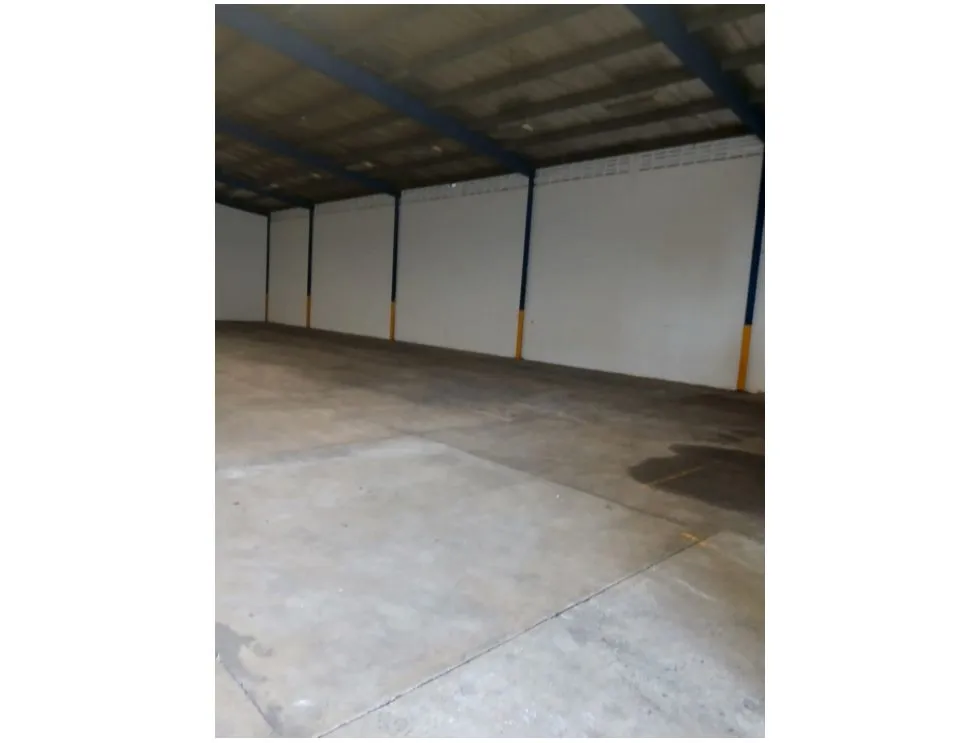 Warehouse Rental in Milla 8 Main Road, 1400m2
