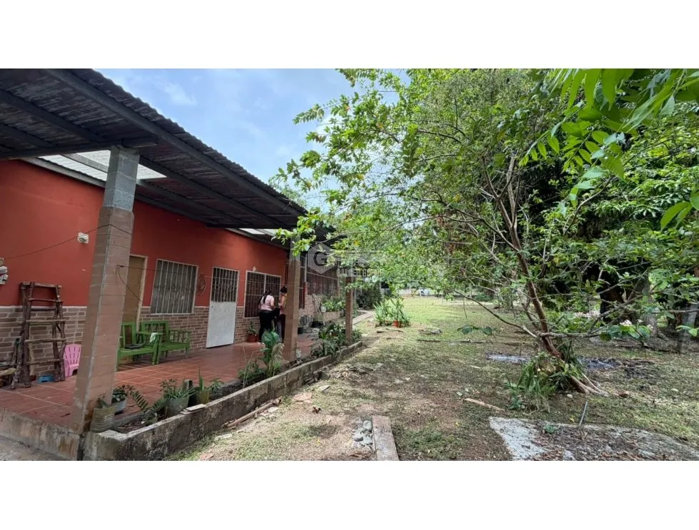 HOUSE FOR SALE WITH LARGE 2,612 M² LAND IN CAPIRA WITH 2 TERRACES