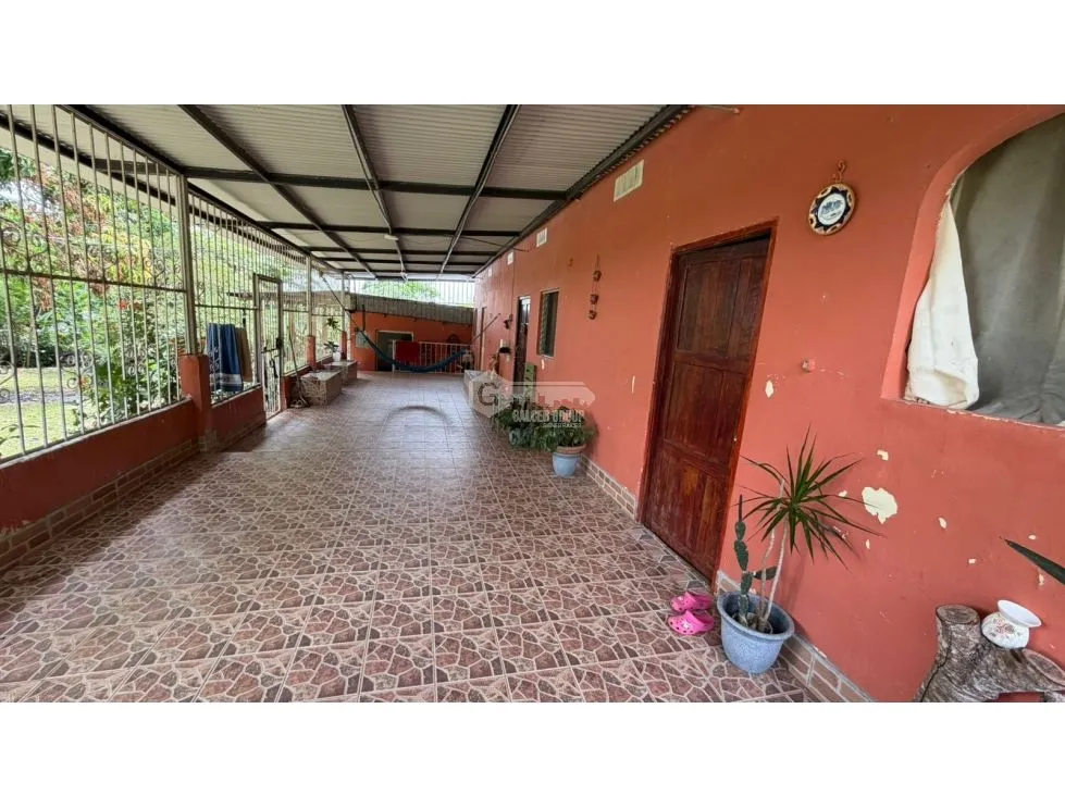 HOUSE FOR SALE WITH LARGE 2,612 M² LAND IN CAPIRA WITH 2 TERRACES