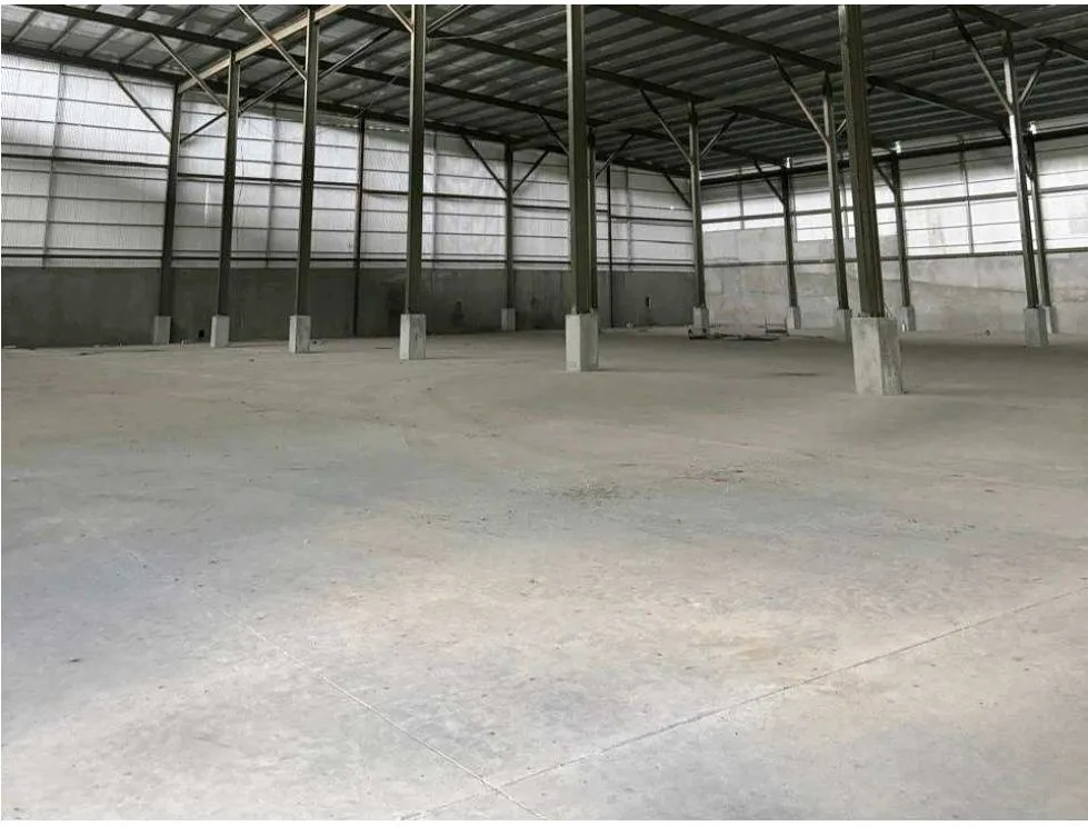 Alquiler de Bodega con anden 1055 m2 en Las Mañanitas Cod-J275