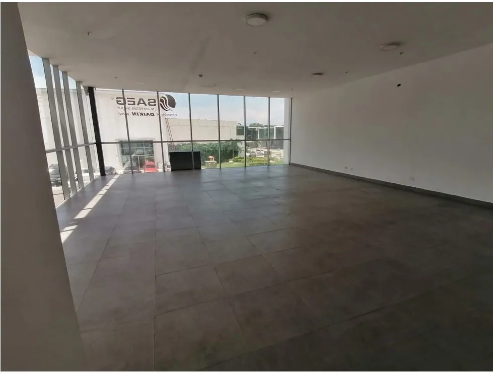 Warehouse or Office-Warehouse in Panama Viejo for Sale - Ideal for Investment