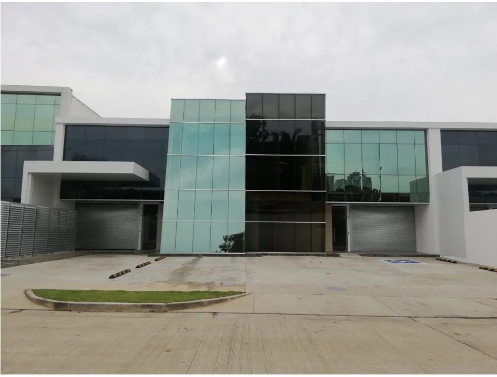 Sale of Warehouse in Central Panama Viejo for Investment