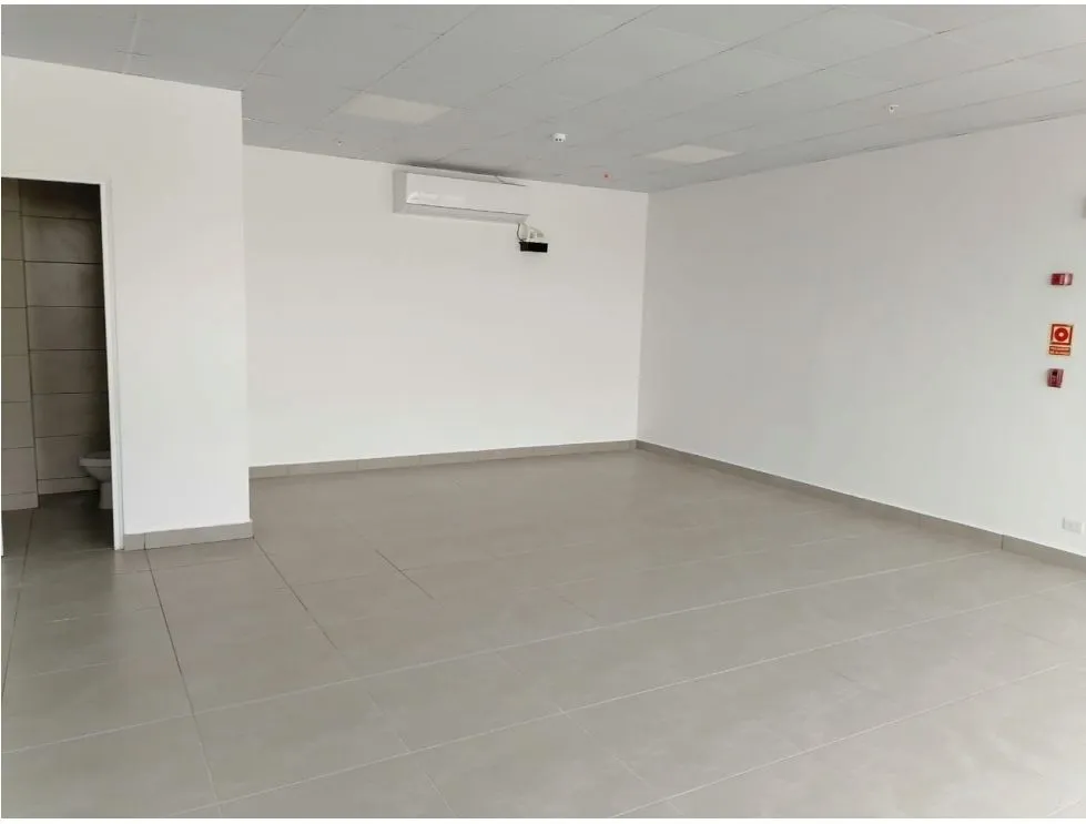 Sale of Warehouse in Central Panama Viejo for Investment