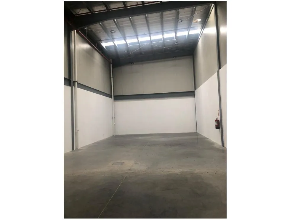 Sale of Warehouse in Central Panama Viejo for Investment