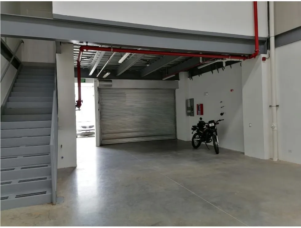 Sale of Warehouse in Central Panama Viejo for Investment