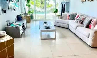 Exclusivo Apartamento Planta Baja en Bijao  1era Línea de Playa  Piscina y Jardín Privado