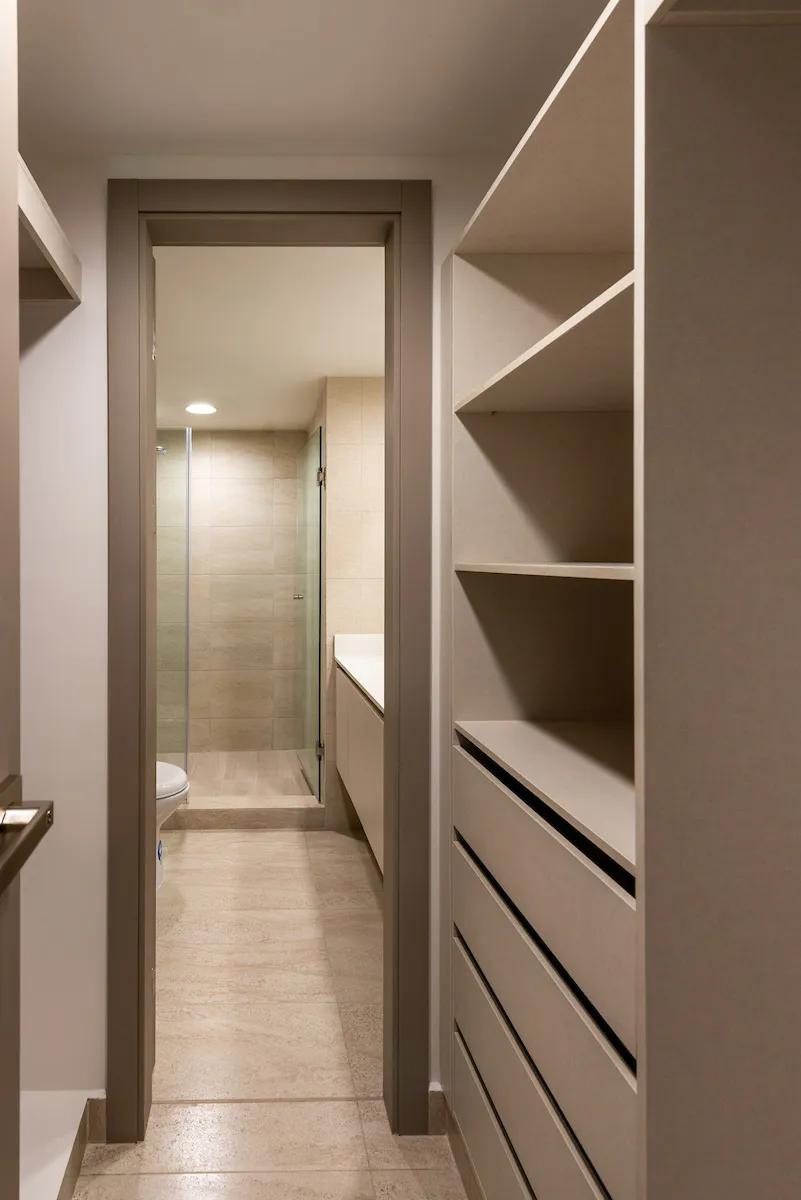 Turnkey! Furnished Apartment with Den Flex in PH Parterre (Tower 2)