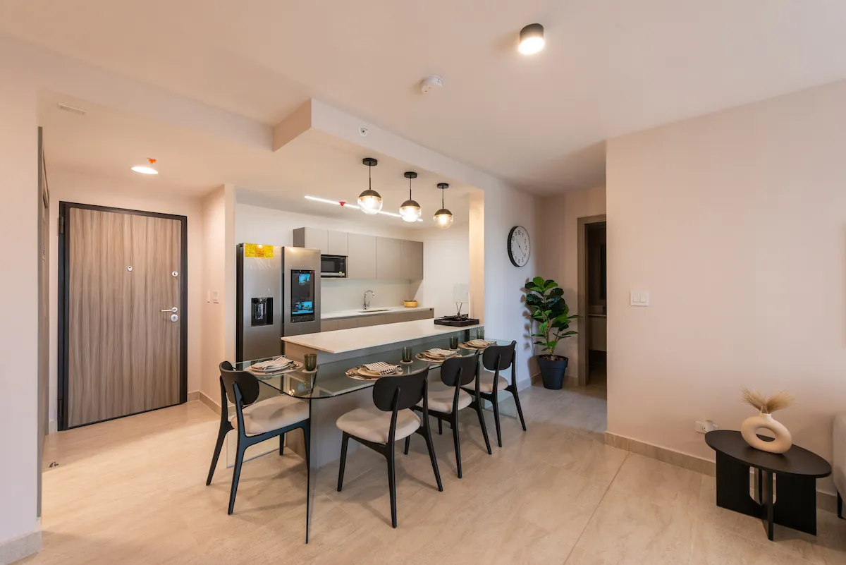 Turnkey! Furnished Apartment with Den Flex in PH Parterre (Tower 2)