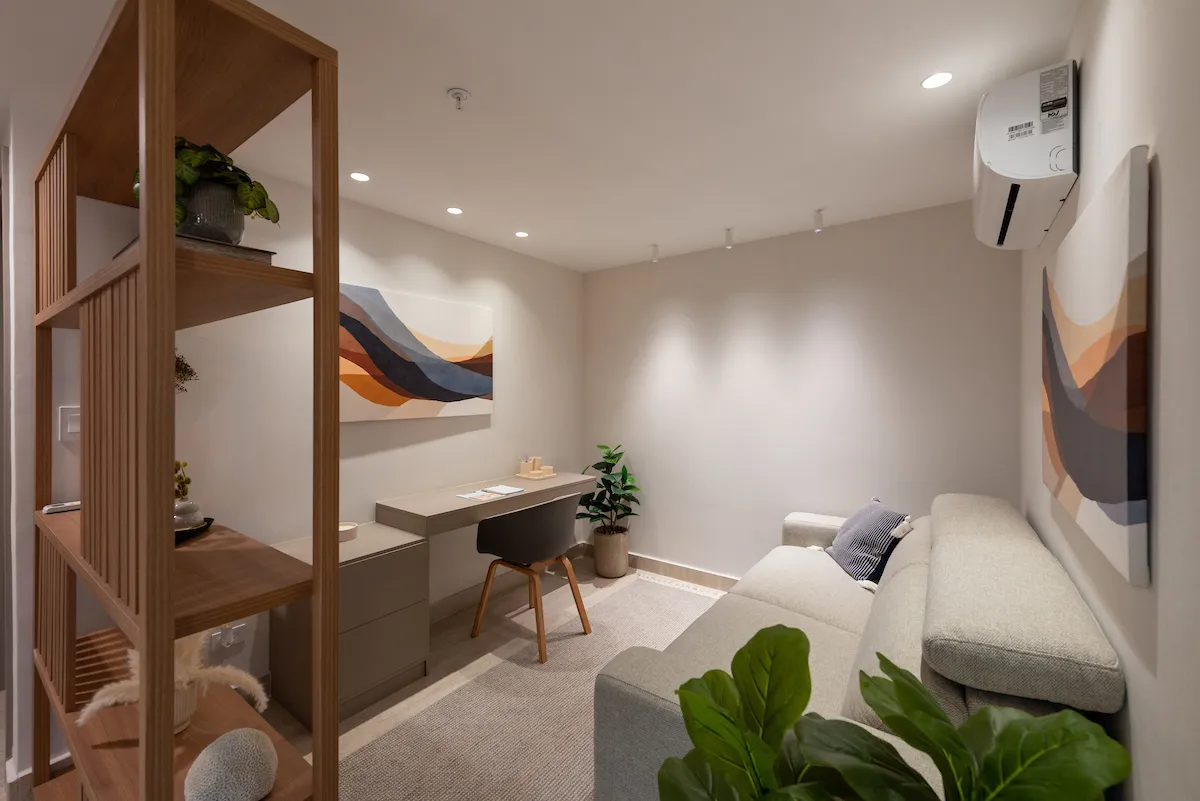 Turnkey! Furnished Apartment with Den Flex in PH Parterre (Tower 2)