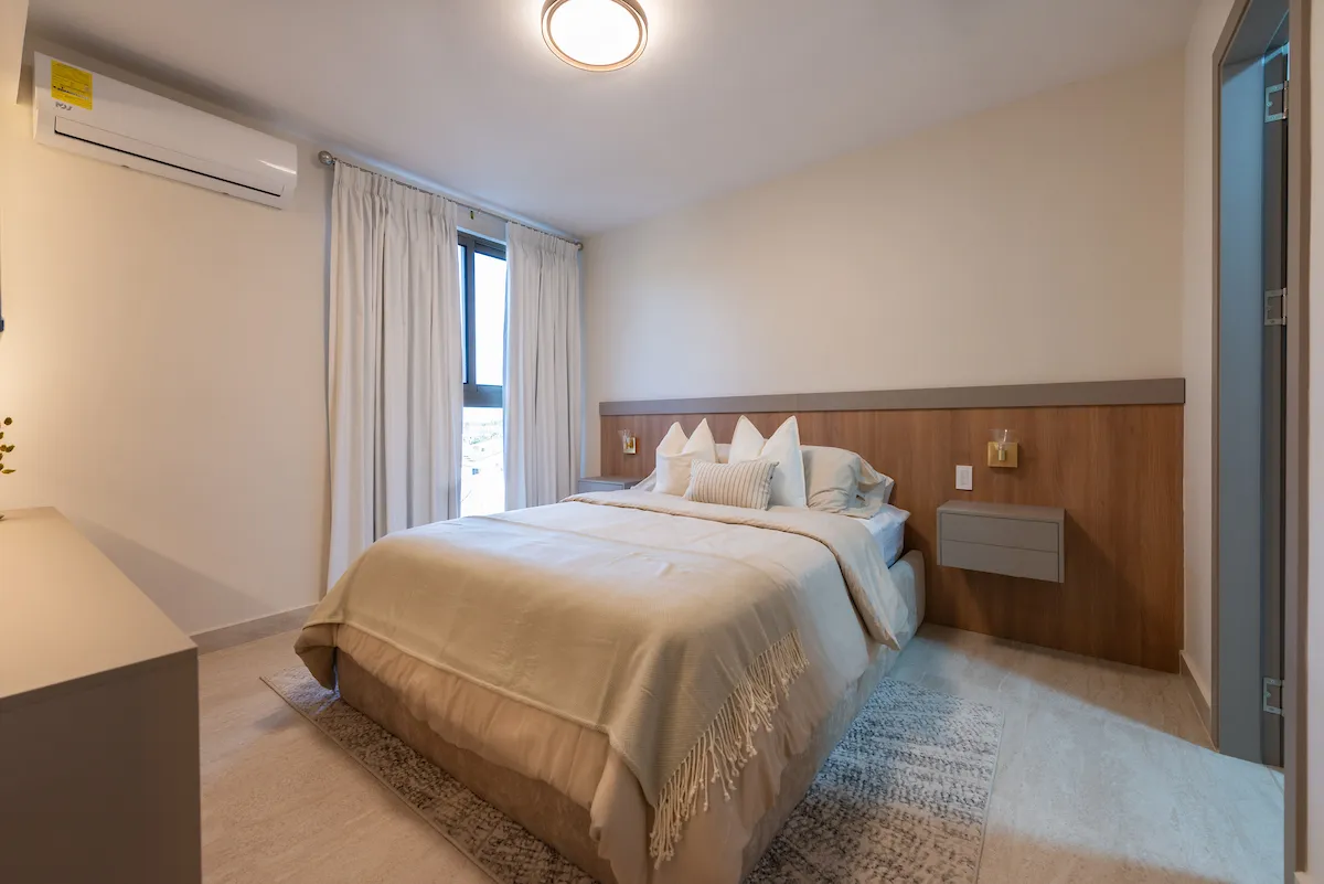 Turnkey! Furnished Apartment with Den Flex in PH Parterre (Tower 2)