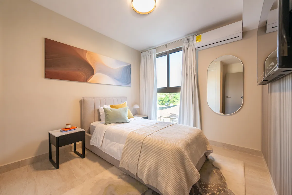 Turnkey! Furnished Apartment with Den Flex in PH Parterre (Tower 2)