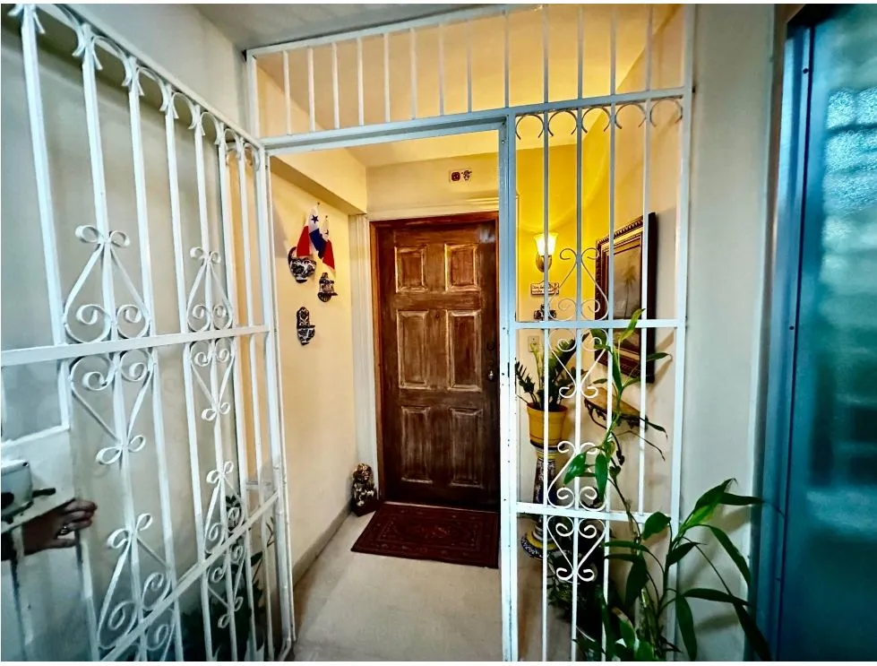 Venta de apartamento en PH Villa Gabriela, San Francisco. YP
