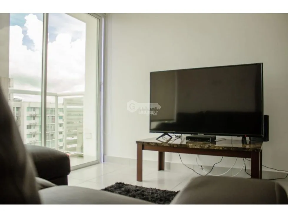 Vía España / Metropolitan Park / 2 Bedrooms / Balcony / White Appliances