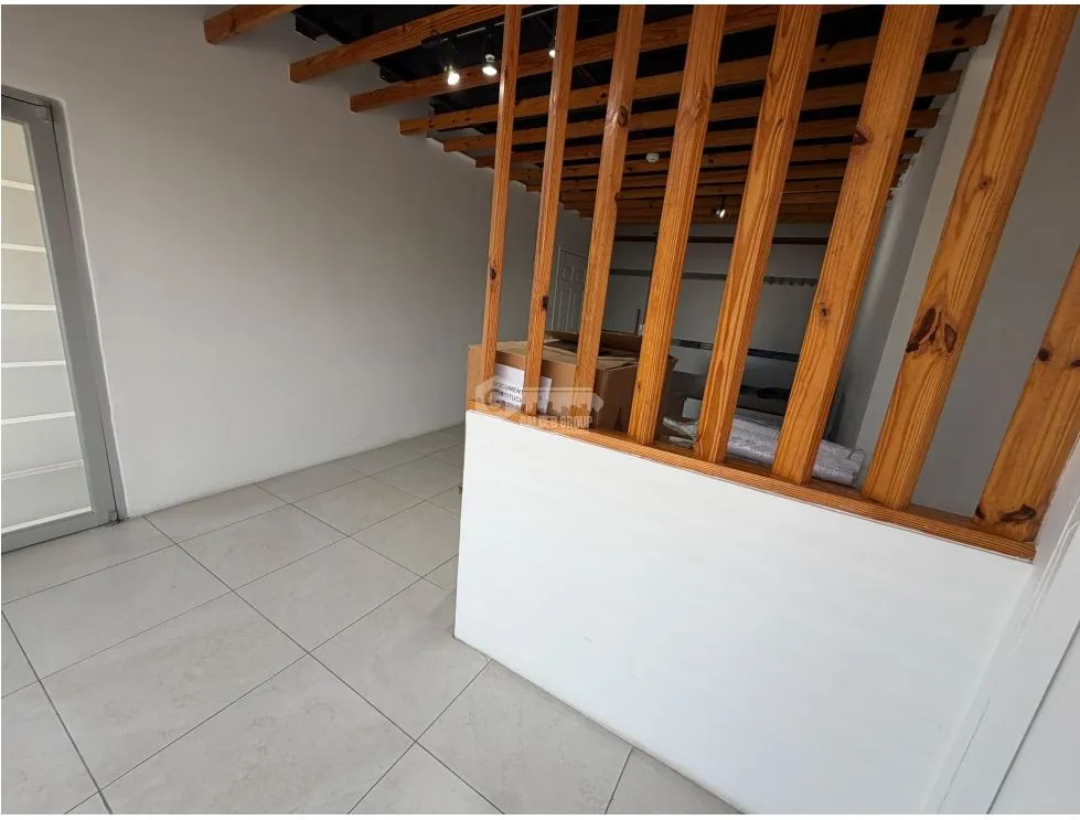 OFFICE / SAN FRANCISCO / 130M / 2 BATHROOMS / 3 LEVELS / KITCHENETTE