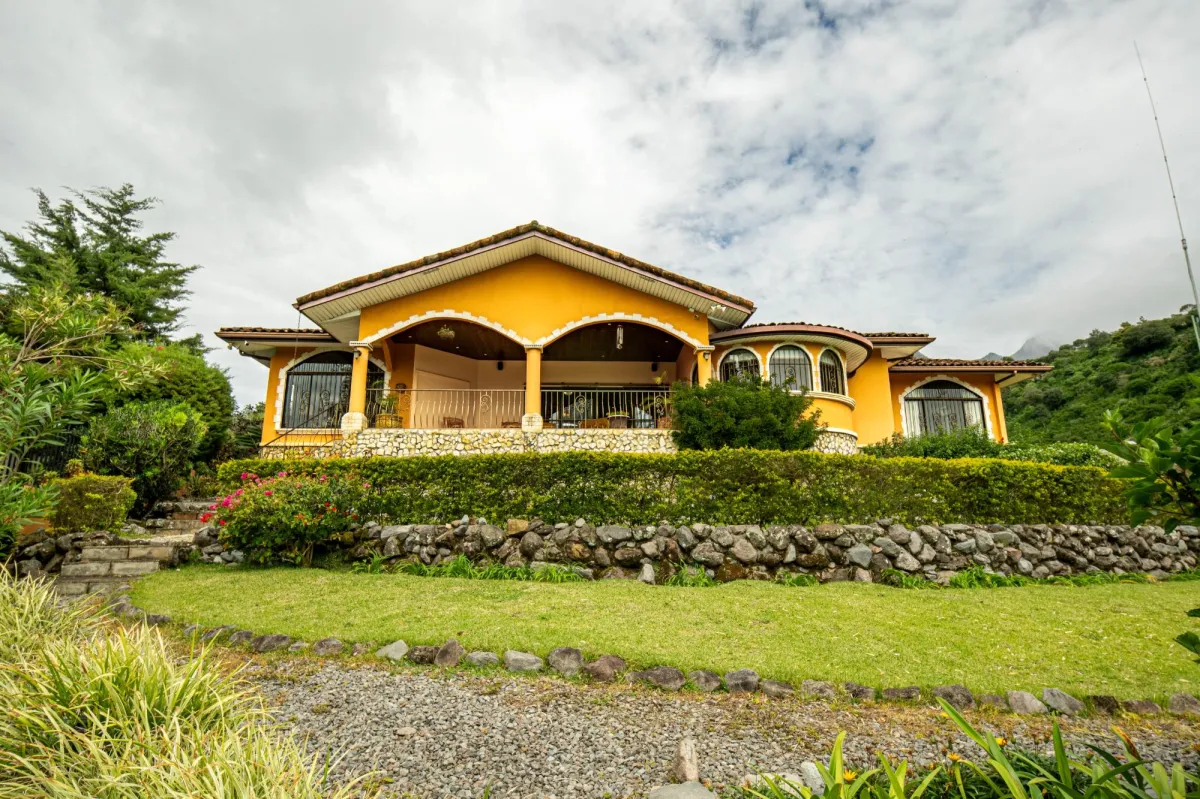 Hillside Home in Boquete Panama