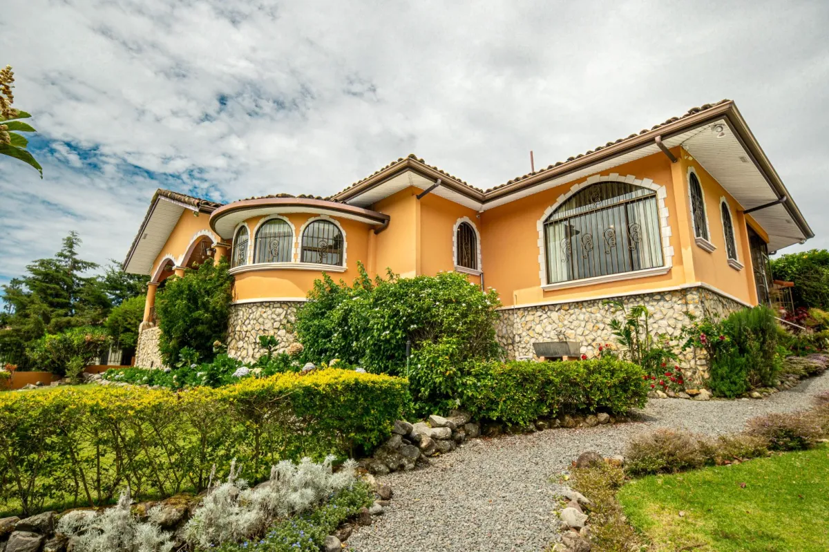 Hillside Home in Boquete Panama