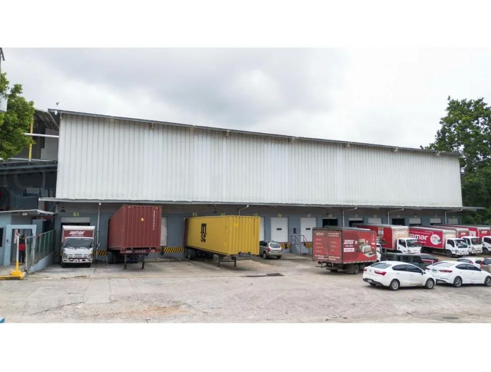 Sale of Logistics and Industrial Center in La Locería