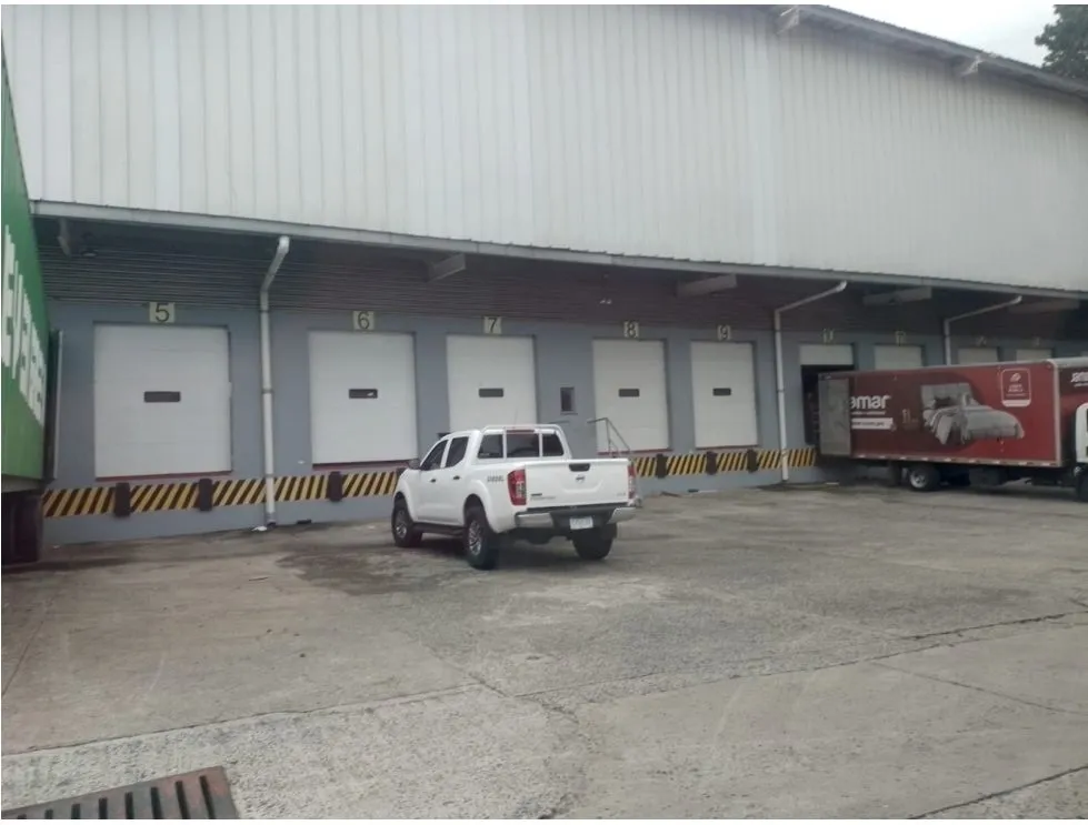 Sale of Logistics and Industrial Center in La Locería