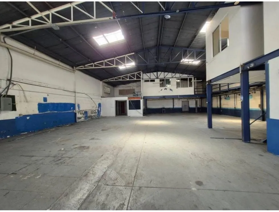 Warehouse for Rent on Vía España | 600 m2
