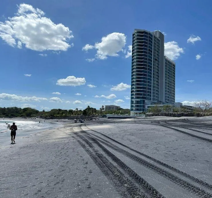 APARTMENT BEACH FRONT