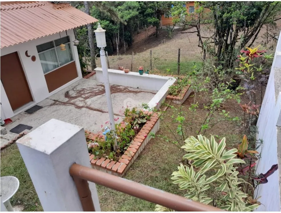 CASA EN ALTOS DE CERRO AZUL / 2 HAB. / 2 BAÑOS