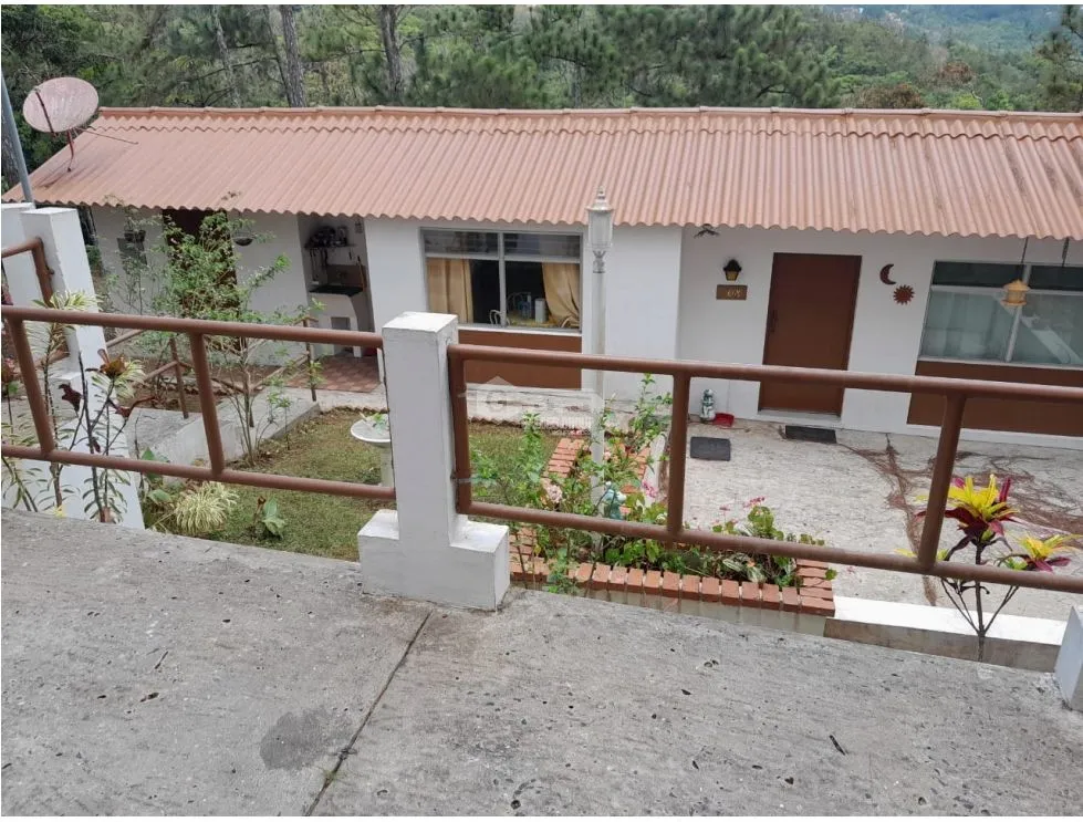 CASA EN ALTOS DE CERRO AZUL / 2 HAB. / 2 BAÑOS