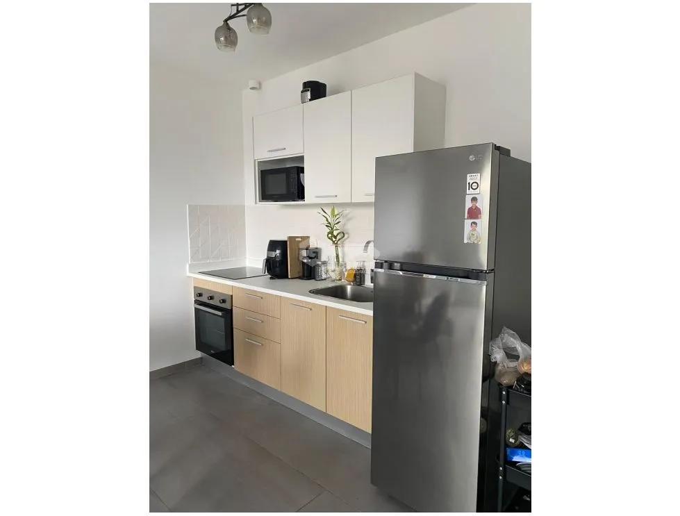 SE ALQUILA APARTAMENTO PARQUE LEFEVRE DEMENTRA 70M  BALCON Y PISCINA