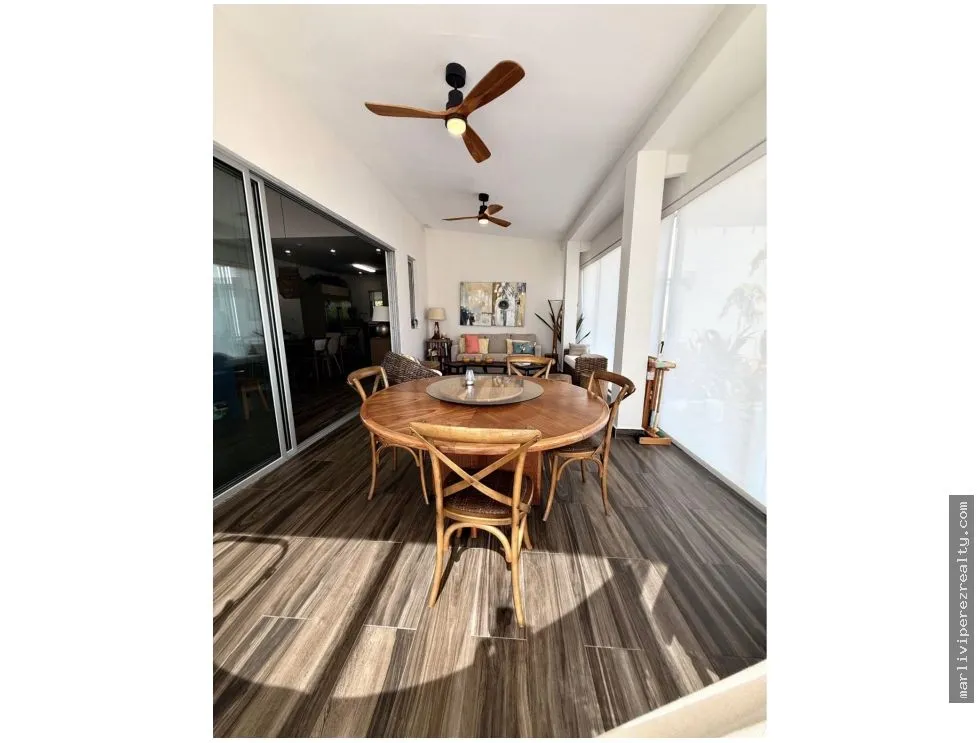 Venta de residencia en Punta Barco, San Carlos