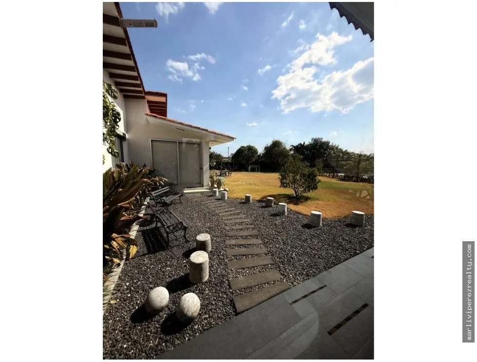 Venta de residencia en Punta Barco, San Carlos