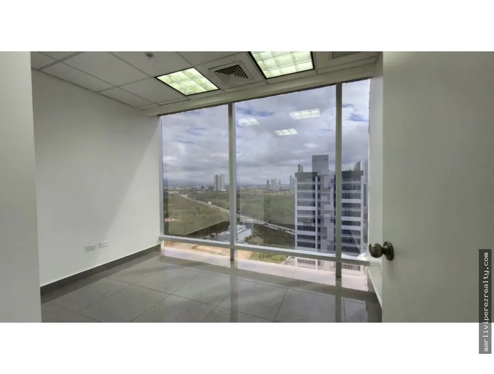 Office for rent in Costa del Este