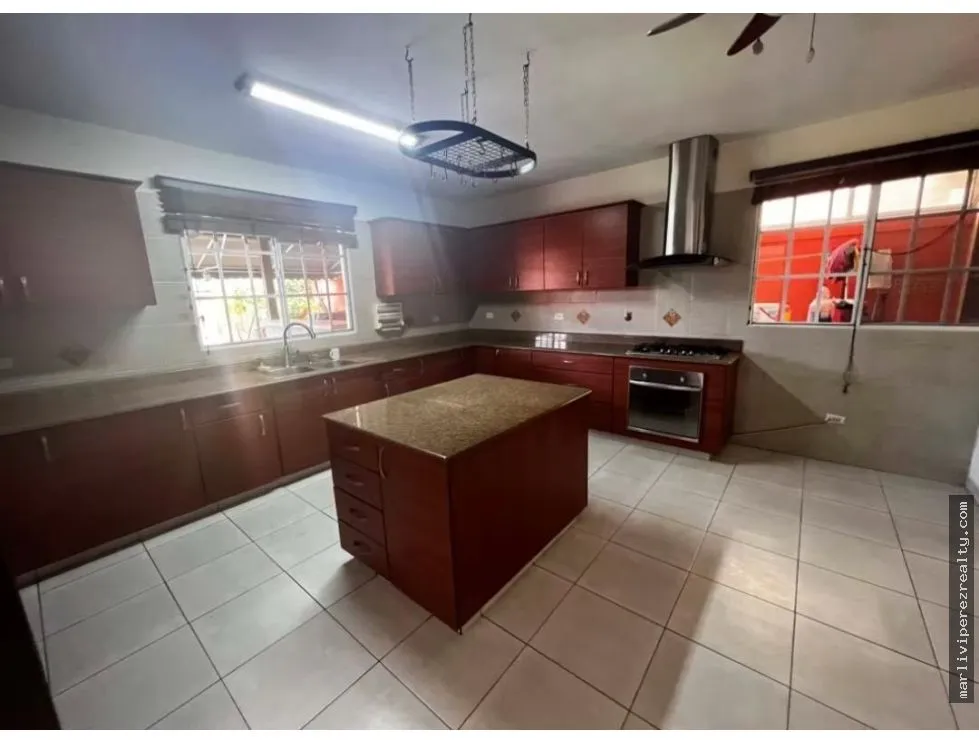 Venta de Residencia Campo Limberg