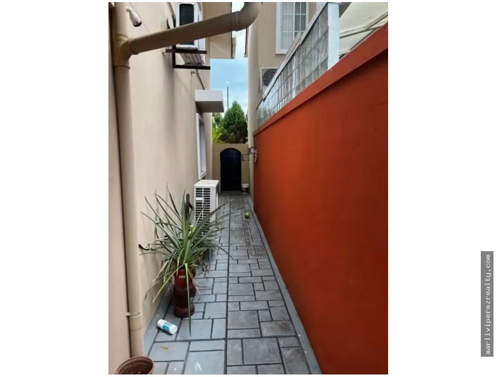 Venta de Residencia Campo Limberg