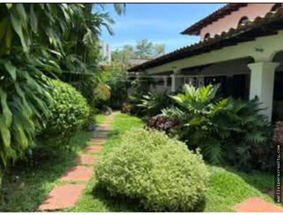 Single Family House for sale in La Alameda