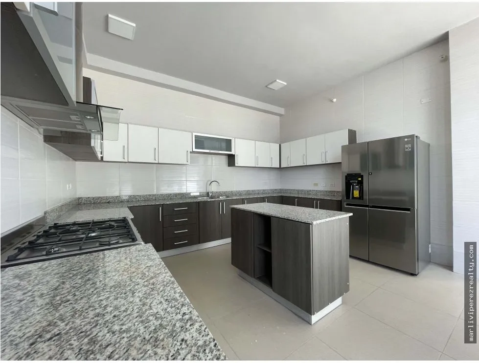 Appartement à Costa del Este à louer