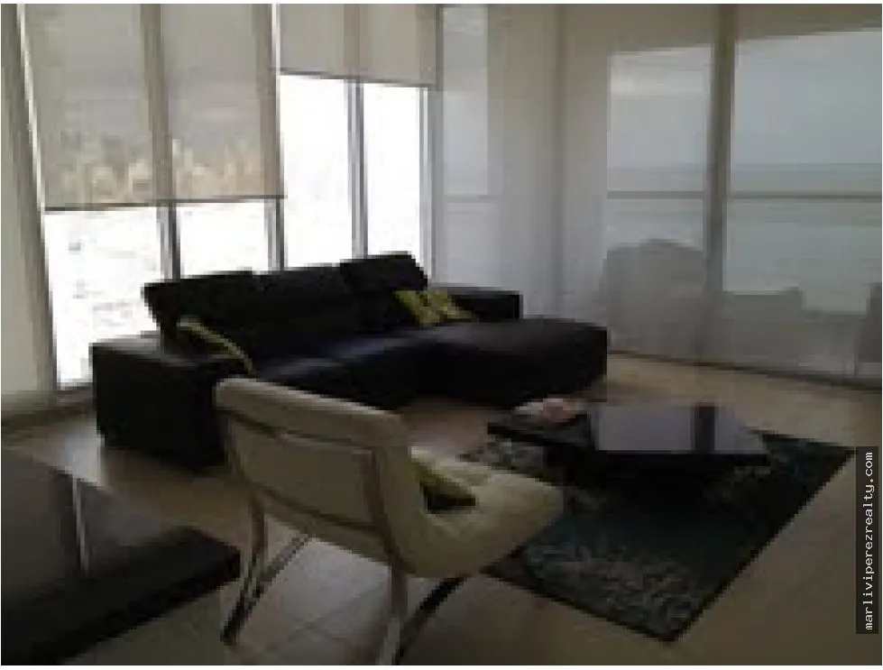 Venta y Alquiler de Apartamento Amoblado en Avenida Balboa