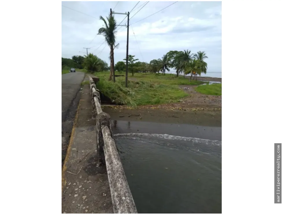 Venta de Terreno (Playa) Colon