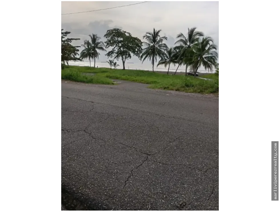 Venta de Terreno (Playa) Colon