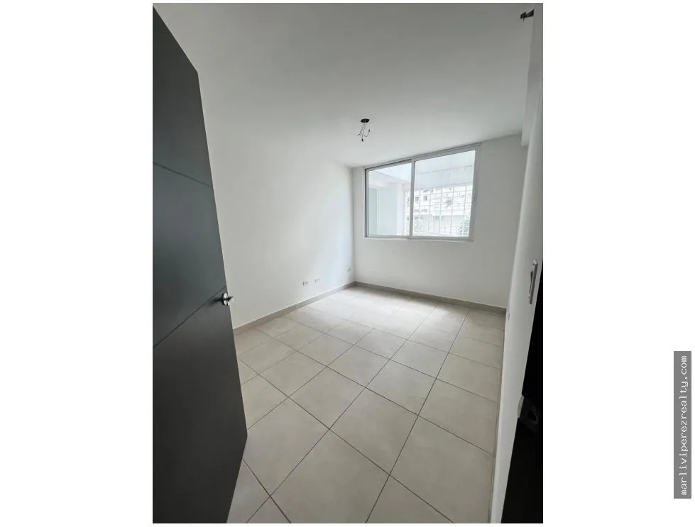 Apartment for sale in Edison Park