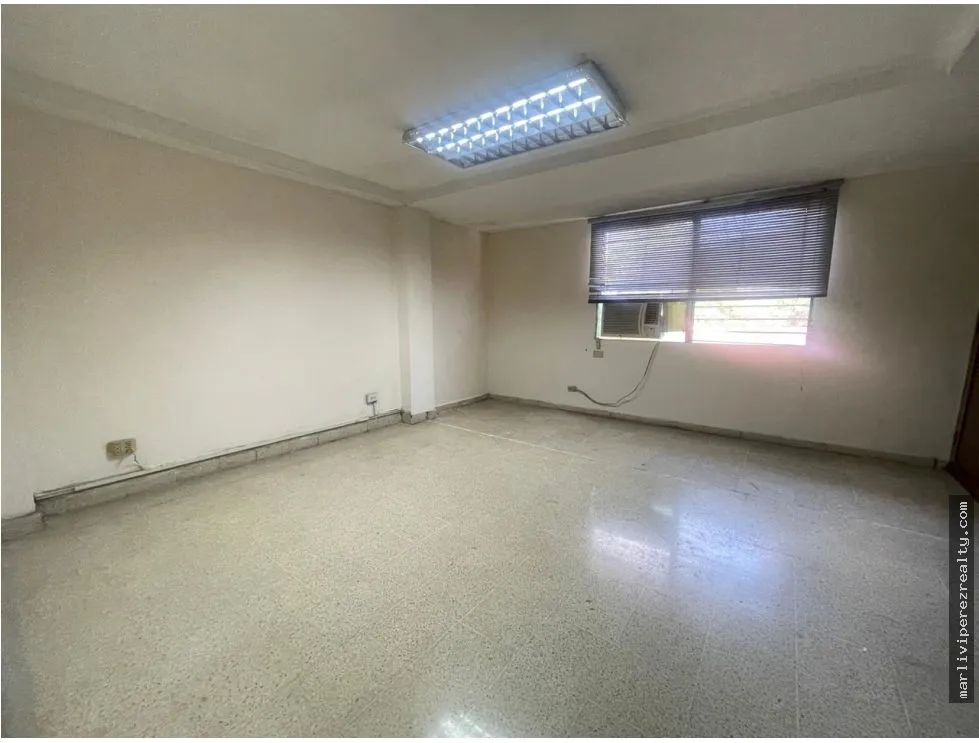 Venta de Residencial en Club X, El Ingenio, para Negocio / Hostal