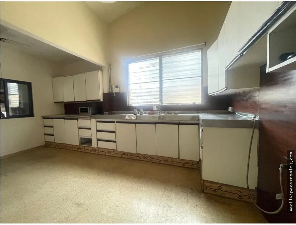 Venta de Residencial en Club X, El Ingenio, para Negocio / Hostal