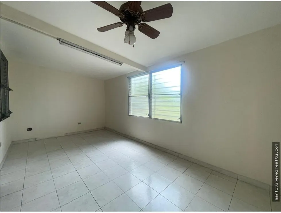 Venta de Residencial en Club X, El Ingenio, para Negocio / Hostal