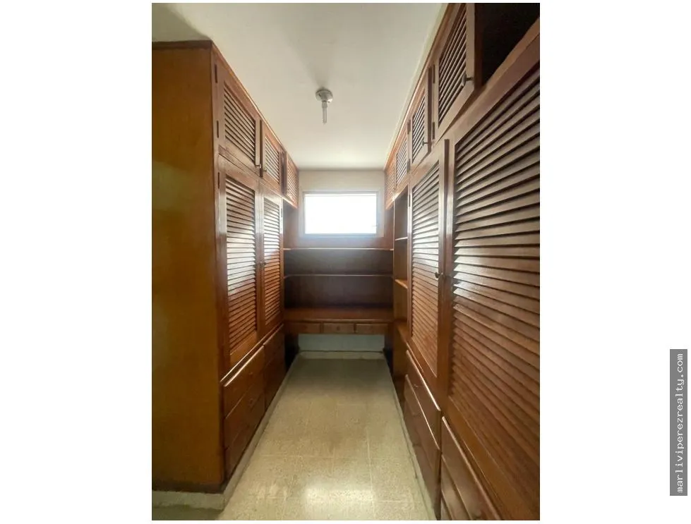 Venta de Residencial en Club X, El Ingenio, para Negocio / Hostal