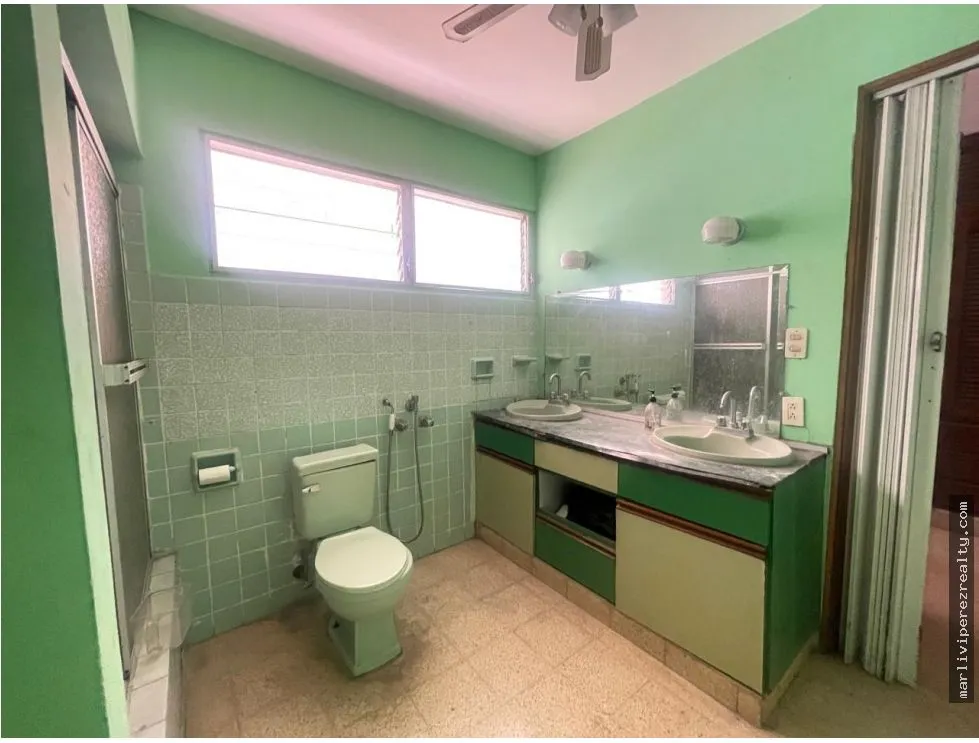 Venta de Residencial en Club X, El Ingenio, para Negocio / Hostal