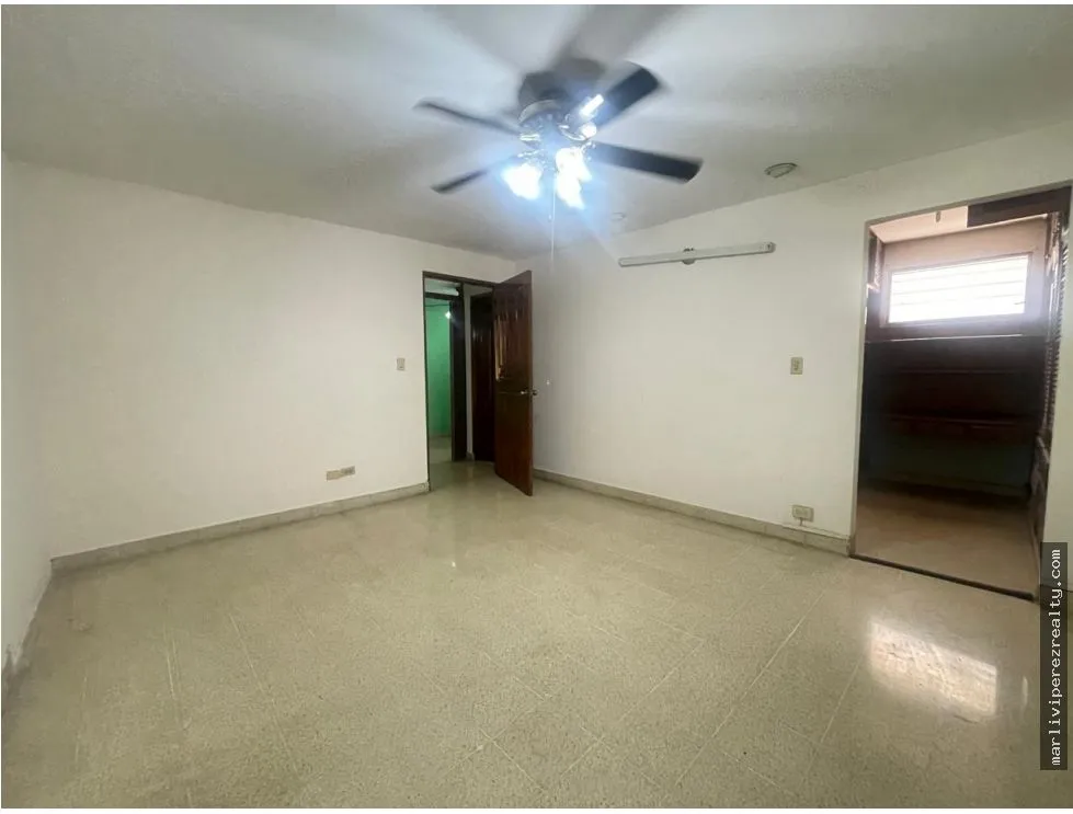 Venta de Residencial en Club X, El Ingenio, para Negocio / Hostal