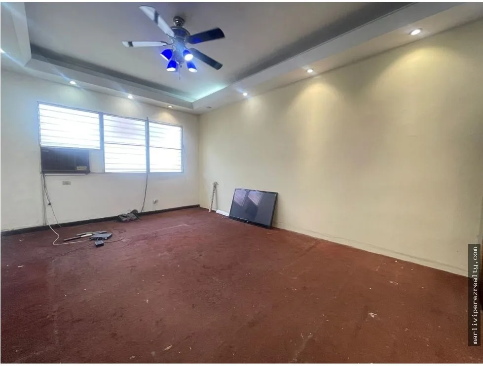 Venta de Residencial en Club X, El Ingenio, para Negocio / Hostal