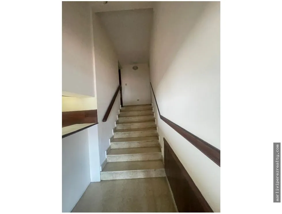 Venta de Residencial en Club X, El Ingenio, para Negocio / Hostal